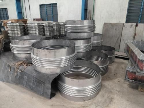 Heavy-duty centrifugal fan for high-pressure ventilation in steel manufacturing