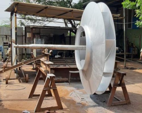 Weatherproof axial exhaust fan for factory roof installations