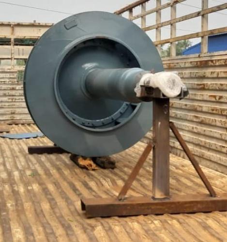 Weatherproof axial exhaust fan for factory roof installations